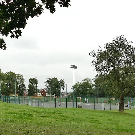 2aa Spacious&innovative Leeds (West Yorkshire)
