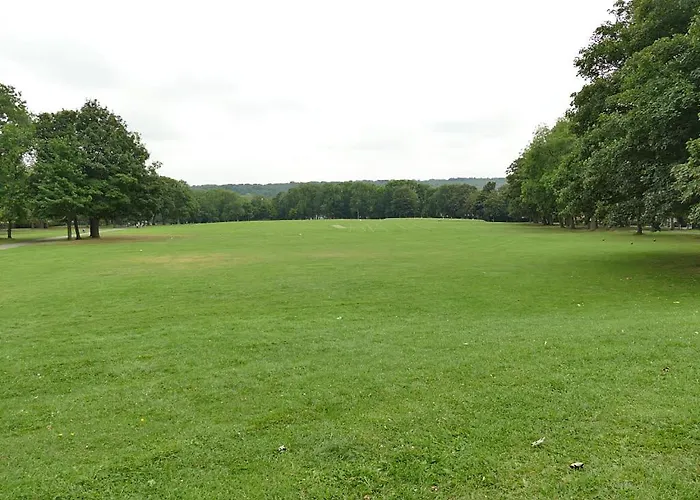 2aa Spacious & Innovative Leeds (West Yorkshire)